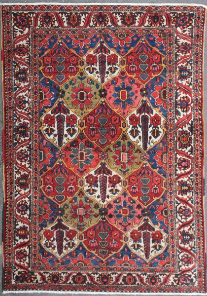 R7438 Persian Bakhtiari carpet